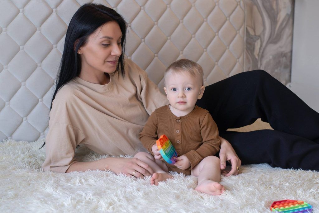 Niño con autismo temprano